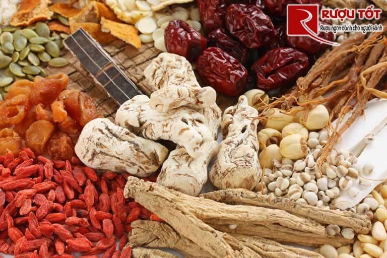 Cách ngâm rượu Amakong