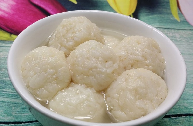Cơm rượu được ủ lên men tự nhiên từ gạo nếp và men truyền thống