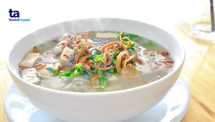 Tô phở gà thơm ngon giúp giải rượu bia