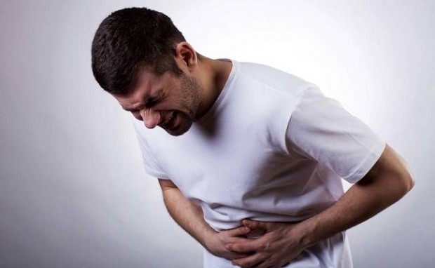 Viêm tụy cấp tính do rượu bia có thể gây ra những cơn đau dữ dội và các biến chứng nguy hiểm