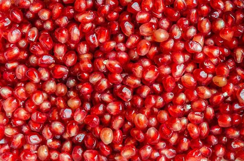 Pomegranate (lựu đỏ Địa Trung Hải) giảm sản xuất melanin, tăng tổng hợp collagen