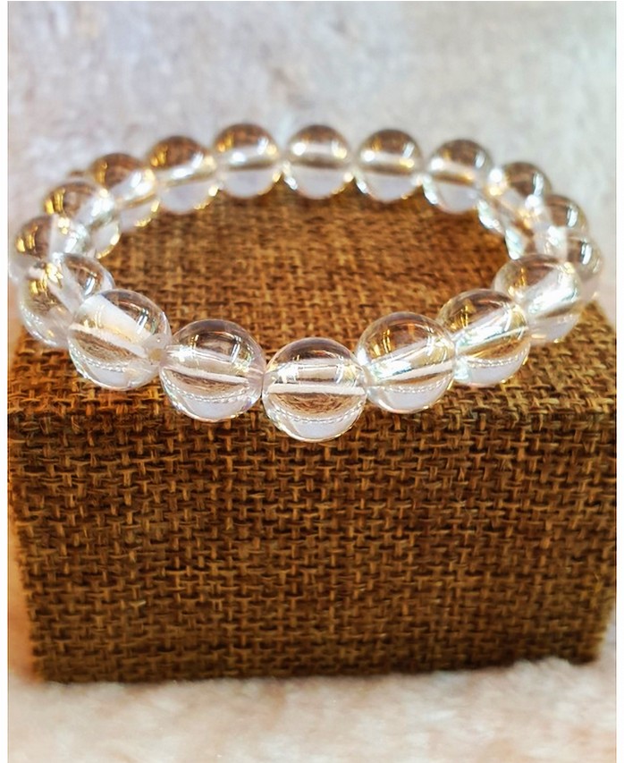 Mẫu vòng tay bằng đá Topaz trắng trong với kích thước hạt 12mm cho phái nữ tuổi Quý Hợi