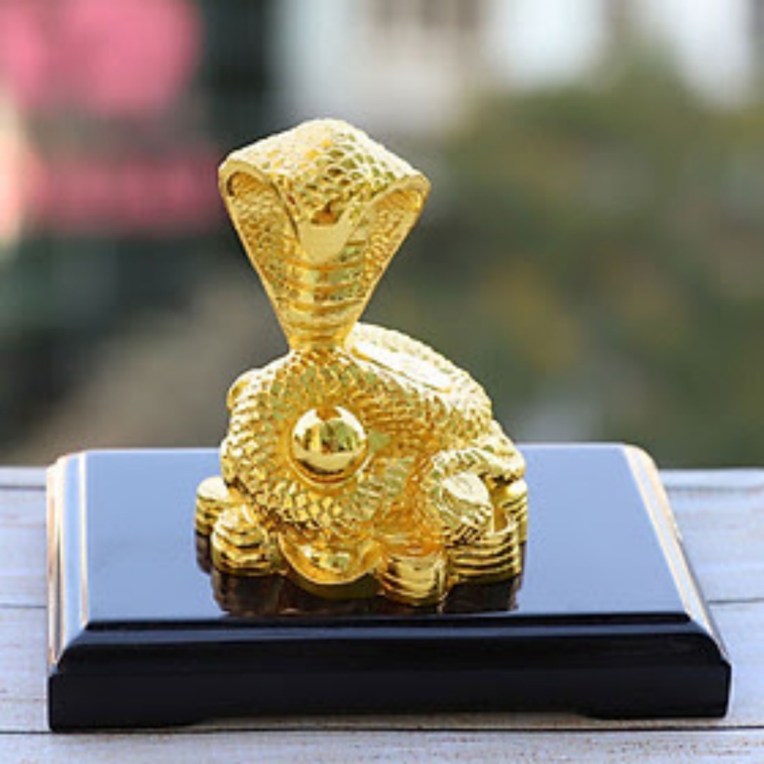 Linh vật Rắn phong thuỷ mạ vàng